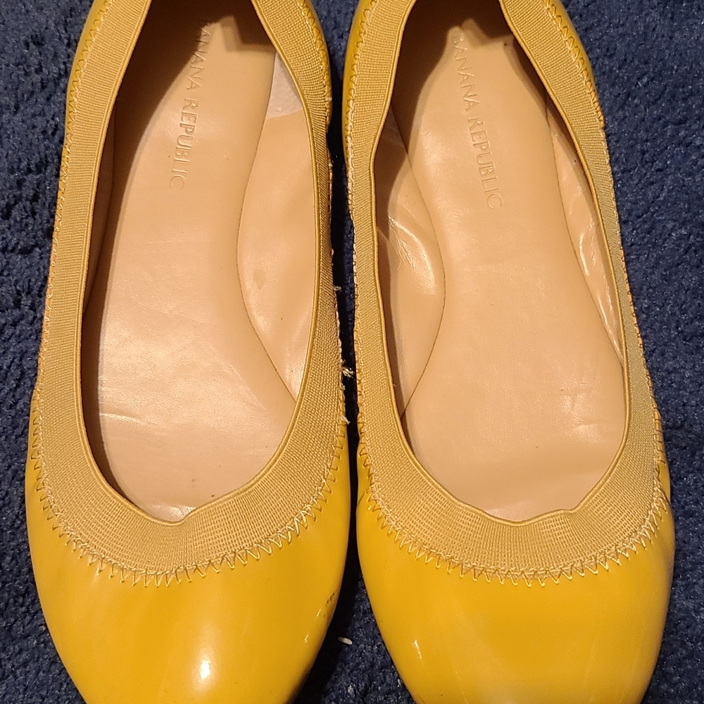 Tan banana republic flats